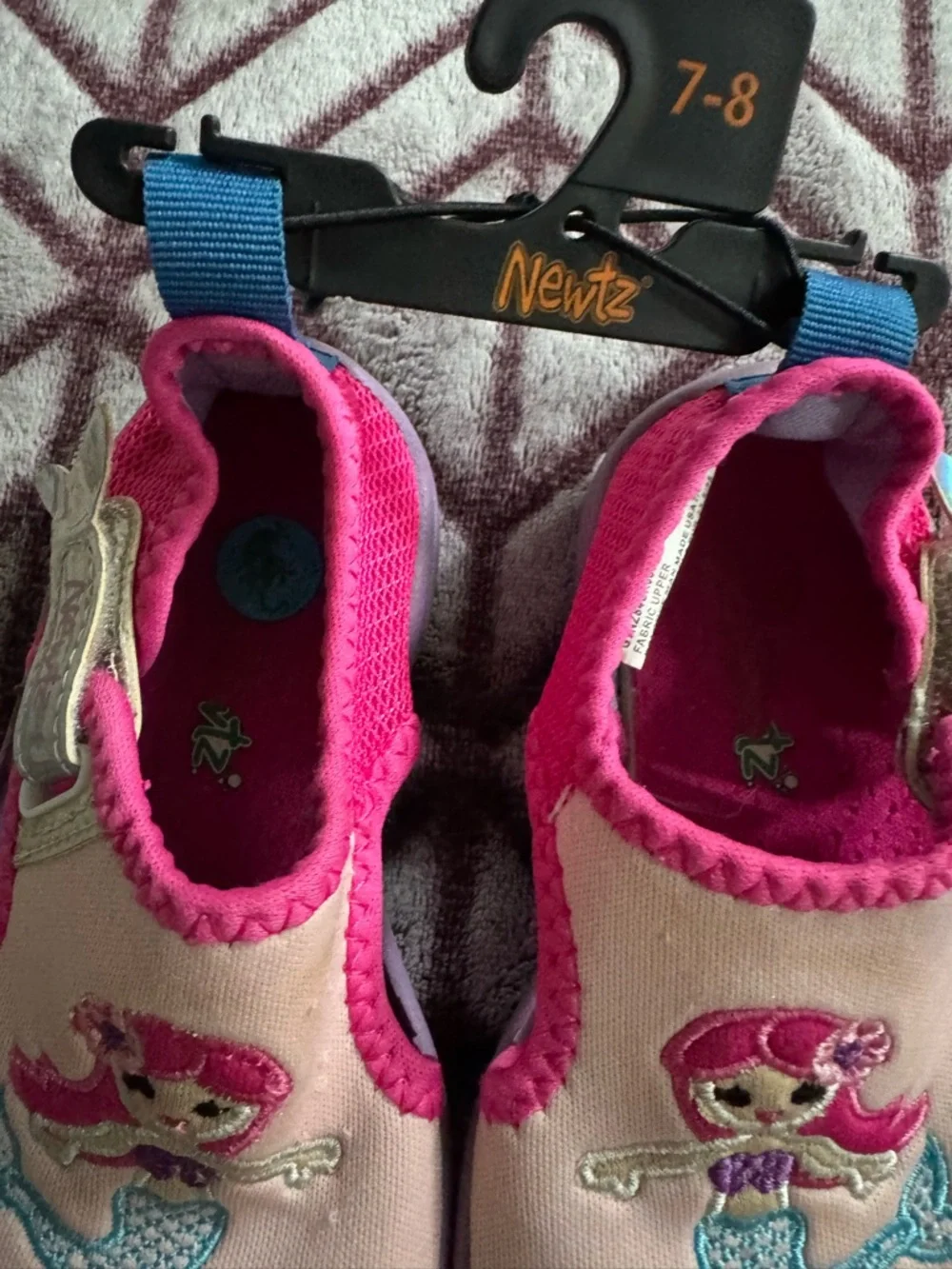 Newtz Mermaid Water Shoes Velcro Pink/Purple Holographic Size 7/8 Toddler Girls